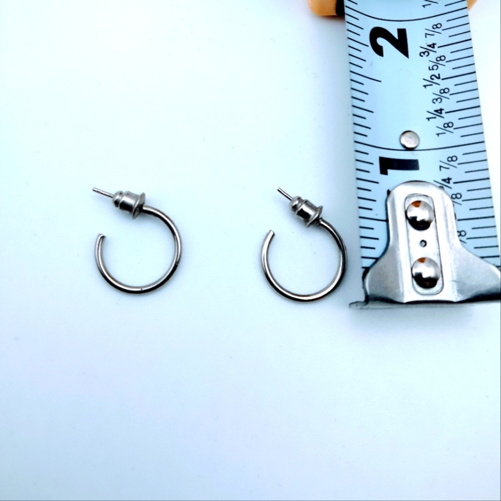 Earrings - Picture 4 of 4